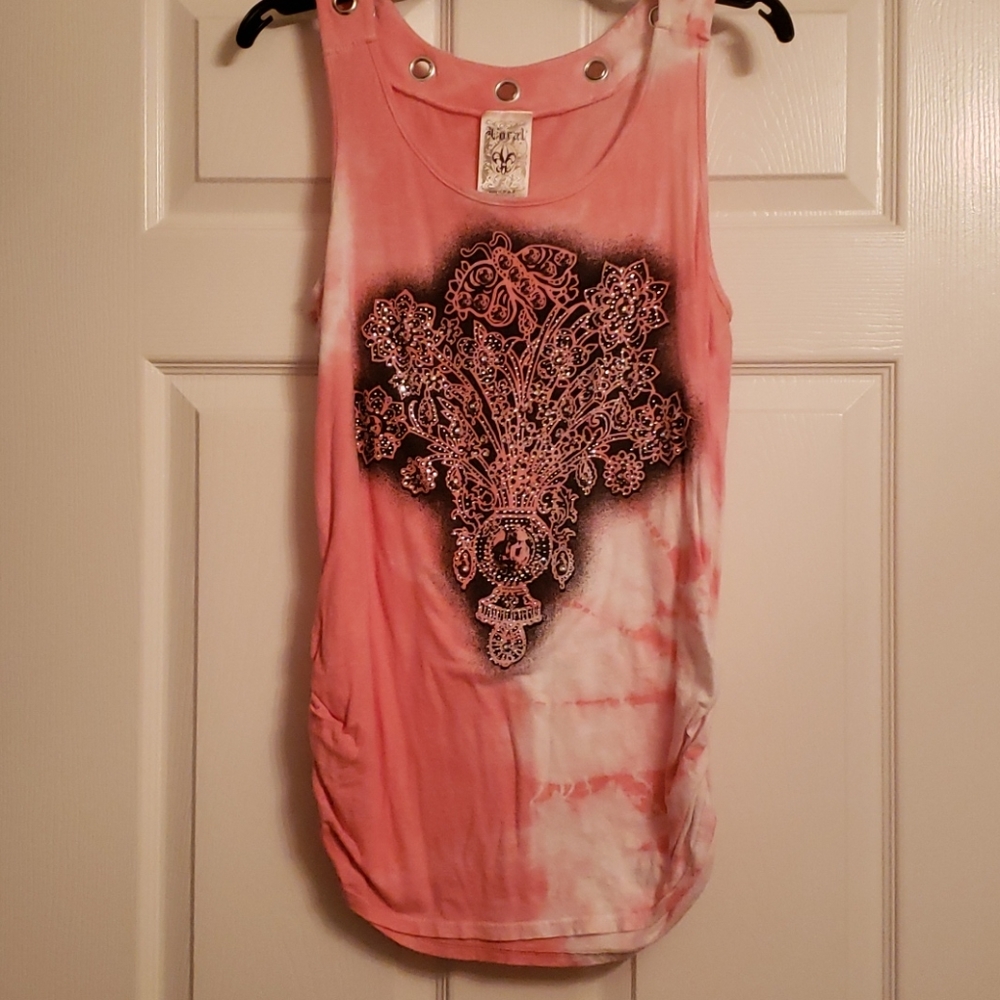 Vocal label peach tank w/side split at hem